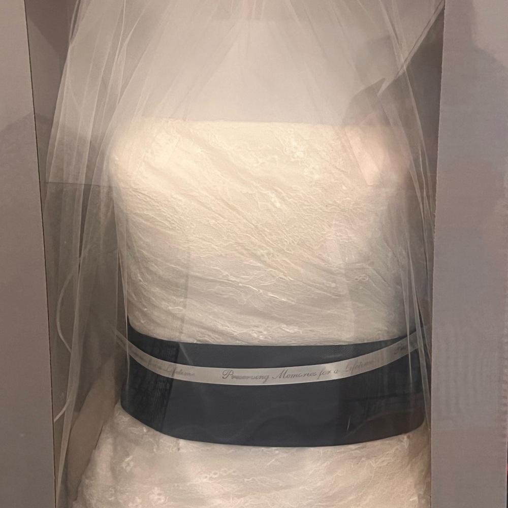 VERA WANG Strapless with Lace, Veil and Navy Blue Sash